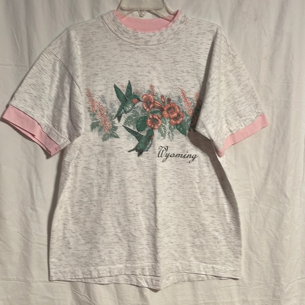 Vintage 90s Mom T-shirt L Gray a pink Trim Hummingbird Wyoming Flowers USA